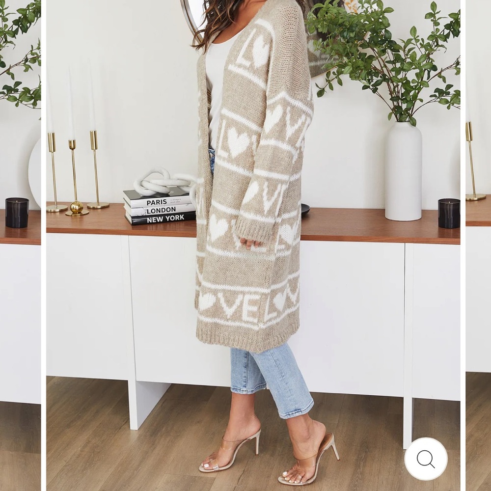 Milano Beige LOVE Pattern Duster Sweater NWOT - Picture 4 of 9
